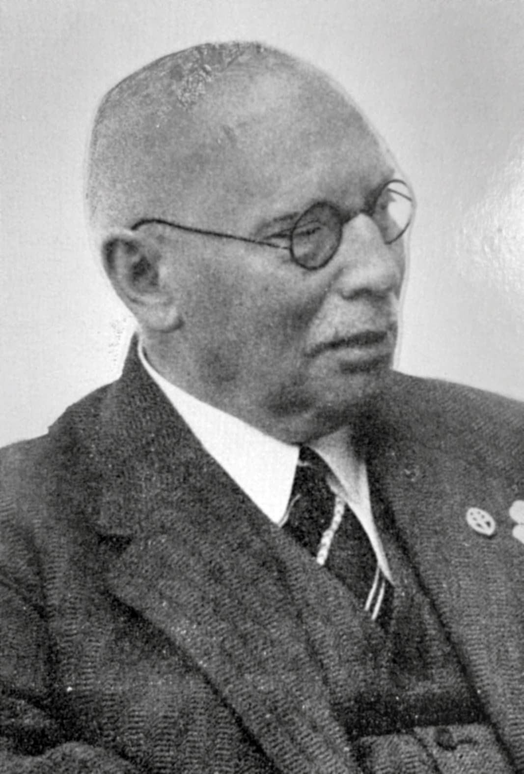 : Porträtfoto des Jülicher Politikers und Zeitungsverlegers Adolf Fischer (Bildarchiv JGV)