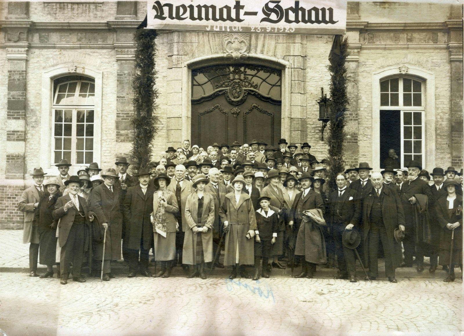 Eröffnung der Heimatschau in Jülich anlässlich der Rheinischen Jahrtausendfeier 1925